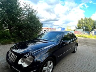 2002 Mercedes-Benz C-Класс 180 II (W203), синий, 550000 рублей, вид 2