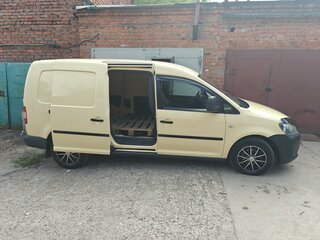 2011 Volkswagen Caddy Maxi III Рестайлинг, бежевый, 1290000 рублей, вид 3