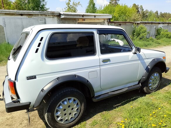 2010 Lada (ВАЗ) 2121 (4x4) I Рестайлинг, белый, 415000 рублей - вид 4