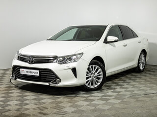 2015 Toyota Camry VII (XV50) Рестайлинг, белый, 2049700 рублей, вид 1