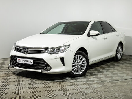 2015 Toyota Camry VII (XV50) Рестайлинг, белый, 2049700 рублей, вид 1