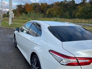 2021 Toyota Camry VIII (XV70) Рестайлинг, белый, 3150000 рублей, вид 3