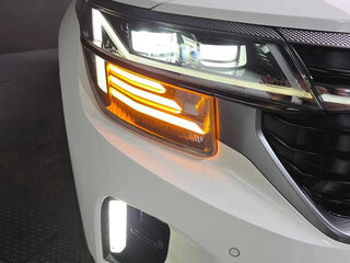 2023 Kia Seltos I Рестайлинг, белый, 2400000 рублей, вид 3