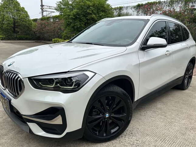Открыть фотографии: BMW X1 II (F48) Рестайлинг