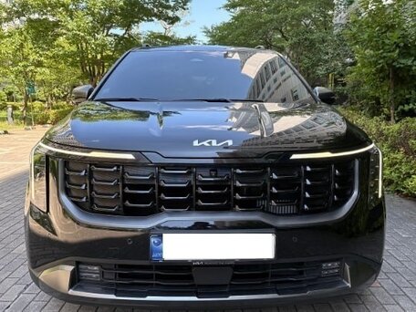 2023 Kia Carnival IV Рестайлинг, чёрный, 6323000 рублей, вид 1