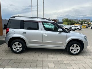 2014 Skoda Yeti I Рестайлинг, серебристый, 950000 рублей, вид 4