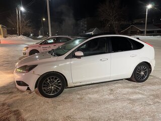 2010 Ford Focus II Рестайлинг, белый, 370000 рублей, вид 4