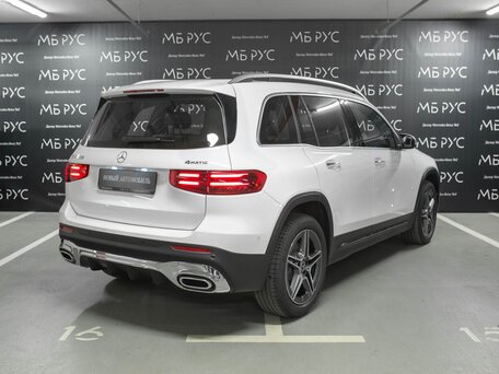 2025 Mercedes-Benz GLB 250 I (X247) Рестайлинг, белый, 7409400 рублей, вид 4