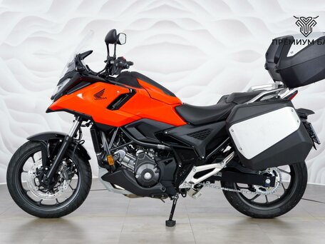 2026 Honda NC 750X, красный, 1549000 рублей, вид 2