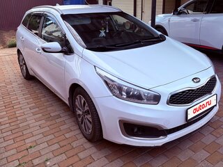 2017 Kia Ceed II Рестайлинг, белый, 1300000 рублей, вид 1