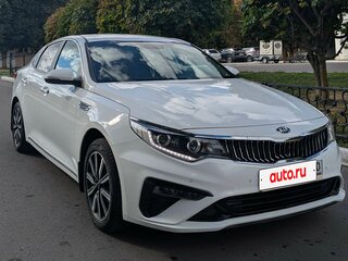 2019 Kia Optima IV Рестайлинг, белый, 1805000 рублей, вид 1
