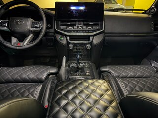 2015 Toyota Land Cruiser 200 Series Рестайлинг 1, чёрный, 6150000 рублей, вид 4