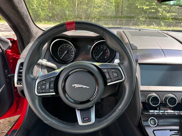 2019 Jaguar F-Type I Рестайлинг, красный, 3950000 рублей - вид 17