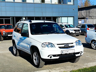 2015 Chevrolet Niva I Рестайлинг, белый, 480000 рублей, вид 2