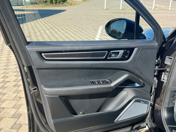 2019 Porsche Cayenne Turbo III, чёрный - вид 25