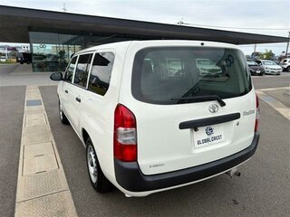 2022 Toyota Probox I Рестайлинг, белый, 840000 рублей, вид 5