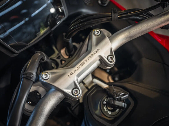 2026 Ducati Multistrada V2, красный, 2490000 рублей - вид 6