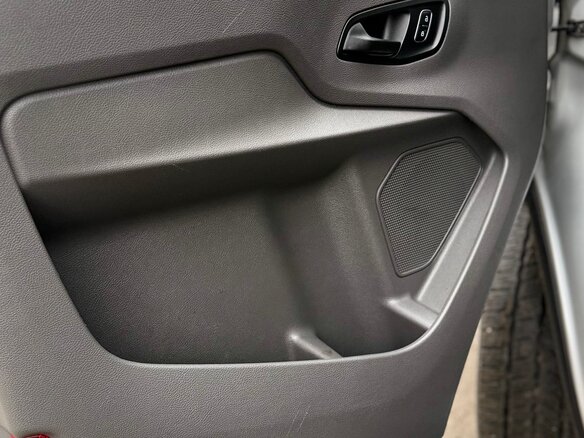 2022 Ford Transit, серебристый, 3800000 рублей - вид 11