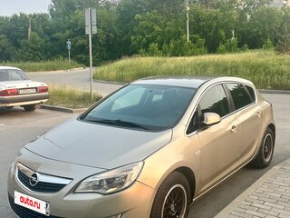 2011 Opel Astra J, бежевый, 515000 рублей, вид 1