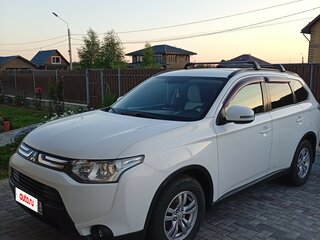 2013 Mitsubishi Outlander III, белый, 1050000 рублей, вид 1