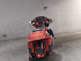 2018 Harley-Davidson CVO Street Glide, оранжевый, 1970000 рублей, вид 4