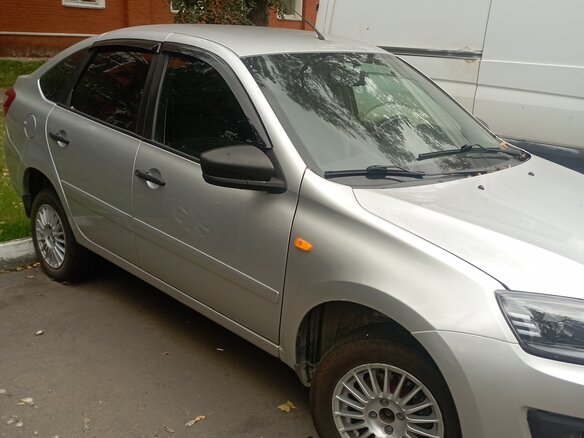2015 Lada (ВАЗ) Granta I, серебристый, 615000 рублей