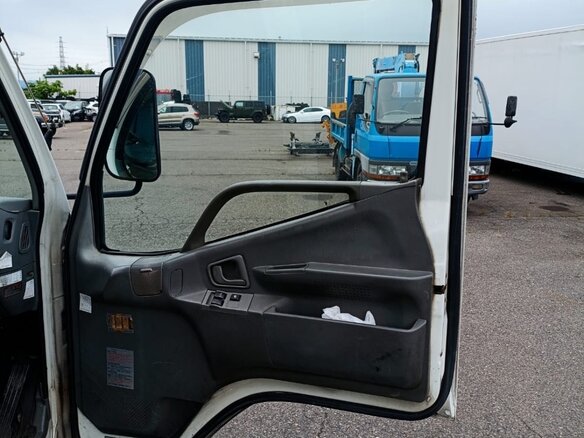 2001 Fuso (Mitsubishi) Canter, белый, 1050000 рублей - вид 10