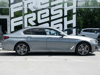 2020 BMW 5 серии 530i xDrive VII (G30/G31/G38) Рестайлинг, серый, 4550000 рублей, вид 5