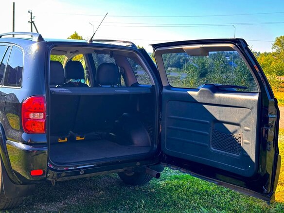 2003 Toyota RAV4 II (XA20) Рестайлинг, чёрный, 900000 рублей - вид 5