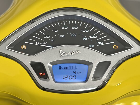 2023 Vespa Primavera, жёлтый - вид 8