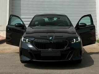 2026 BMW 5 серии 540d xDrive VIII (G60/G61/G68), чёрный, 14190000 рублей, вид 2