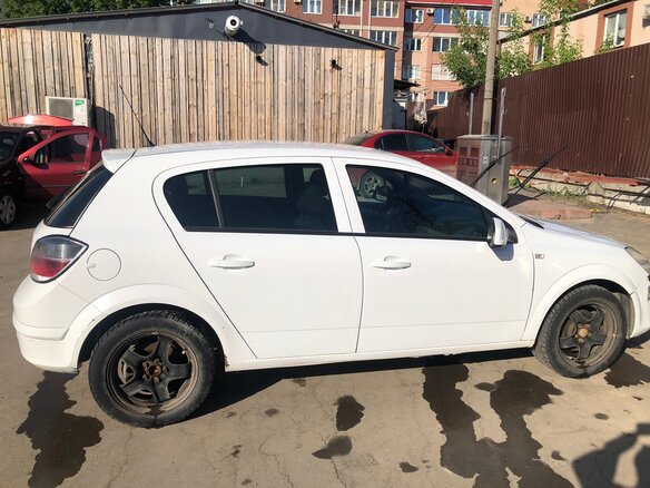 2011 Opel Astra H Рестайлинг, белый, 345000 рублей - вид 2