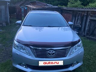 2013 Toyota Camry VII (XV50), серебристый, 1700000 рублей, вид 2