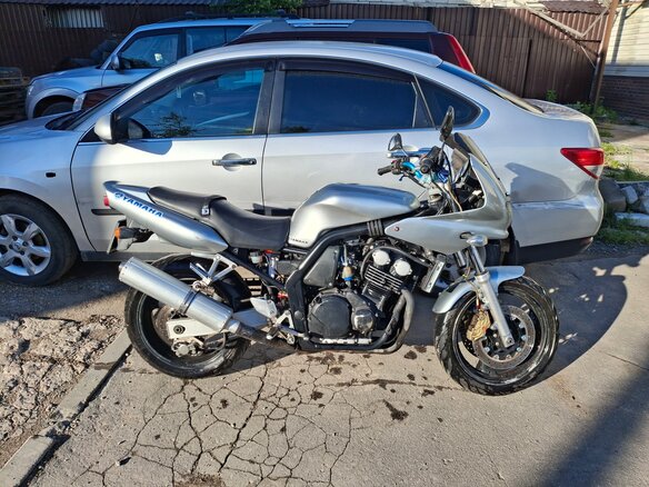 1997 Yamaha FZ400, серебристый