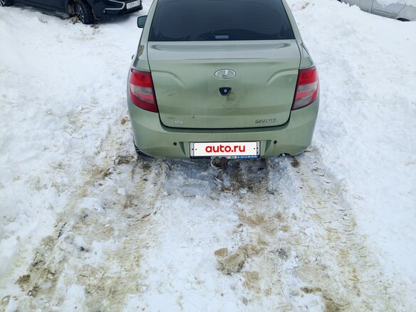2013 Lada (ВАЗ) Granta I, зелёный, 400000 рублей - вид 3