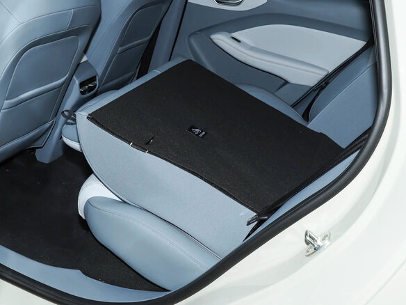 2026 MG 4 EV 53.95 kWh II, бежевый, 1950000 рублей - вид 33