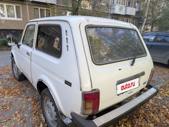1995 Lada (ВАЗ) 2121 (4x4) I Рестайлинг, белый - вид 2
