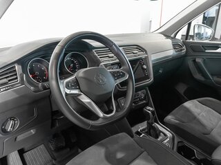 2021 Volkswagen Tiguan II Рестайлинг, белый, 3387458 рублей, вид 5