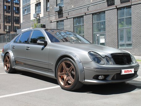 2003 Mercedes-Benz E-Класс AMG 55 AMG III (W211, S211), серебристый, 2100000 рублей, вид 3