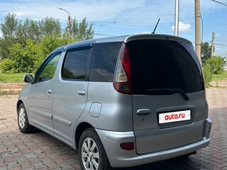 2003 Toyota FunCargo, серебристый, 480000 рублей, вид 4