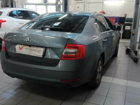 2020 Skoda Octavia III (A7) Рестайлинг, серый, 1900000 рублей, вид 4