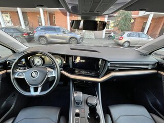 2019 Volkswagen Touareg III, серый, 5400000 рублей, вид 5