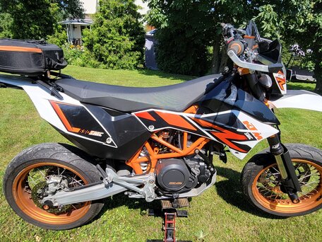 2017 KTM 690 SMC R, чёрный, 649000 рублей, вид 2