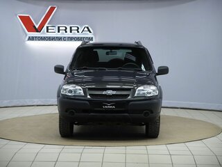 2017 Chevrolet Niva I Рестайлинг, коричневый, 690000 рублей, вид 2