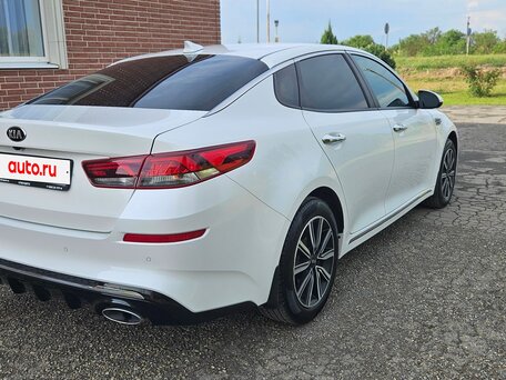 2019 Kia Optima IV Рестайлинг, белый, 1850000 рублей, вид 4