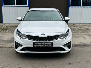 2019 Kia Optima IV Рестайлинг, белый, 2040000 рублей, вид 2