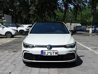 2022 Volkswagen Golf VIII, белый, 1710000 рублей, вид 2