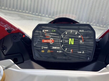2025 Ducati Panigale V2, красный, 1999999 рублей, вид 3