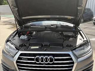 2018 Audi Q7 II (4M), серый, 4600000 рублей, вид 3