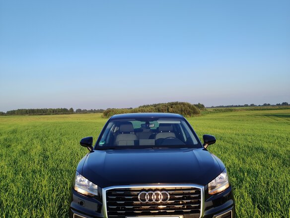 2018 Audi Q2 I, чёрный, 1600000 рублей - вид 1